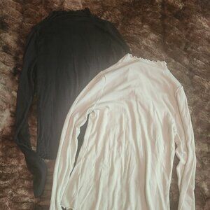 Size 4 ribbed super soft Hold Tight long sleeve